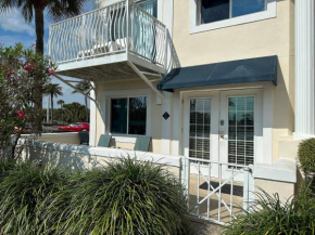 Patio Condo Deluxe 2br - Sleeps 5 Guests 312